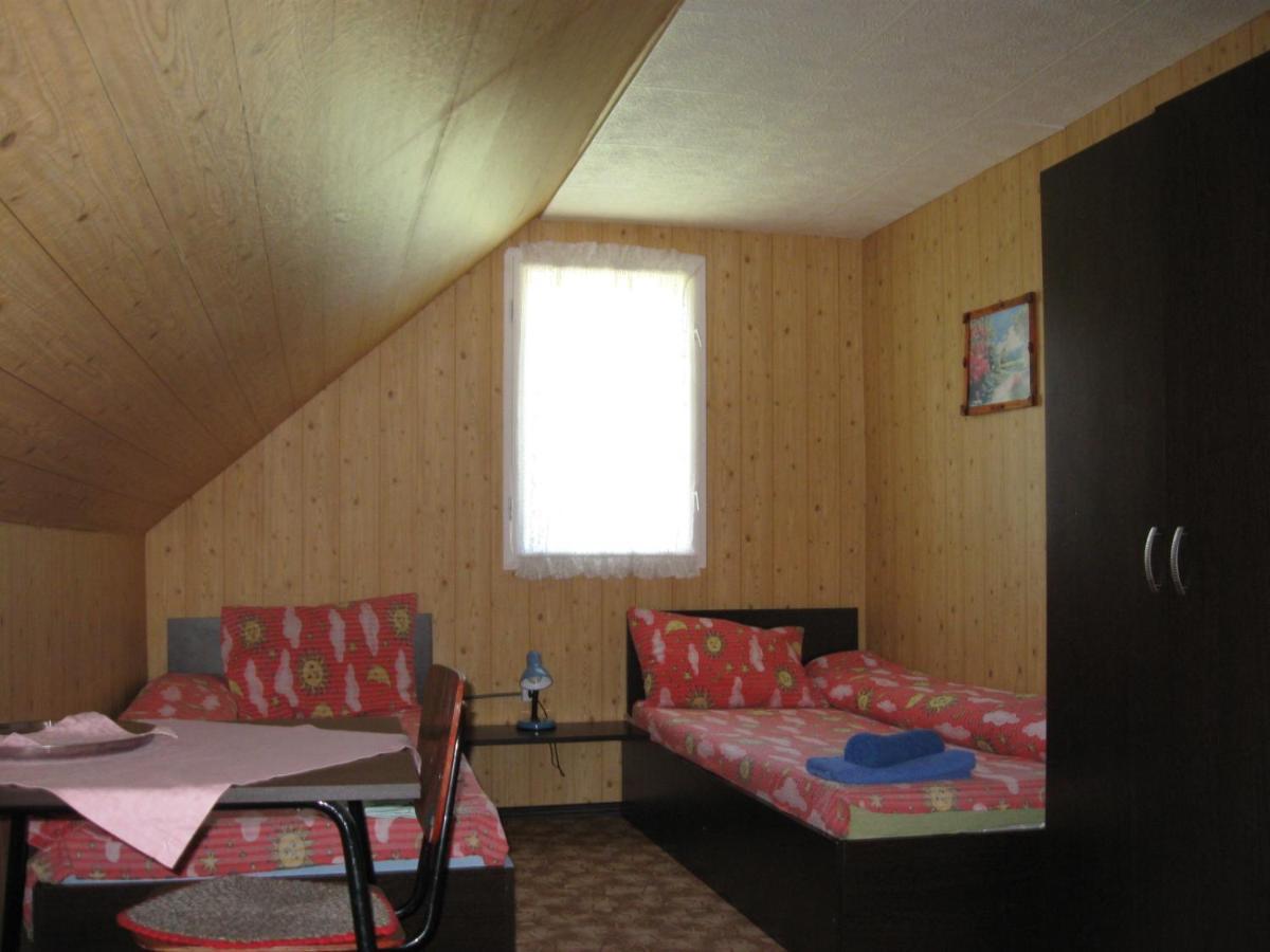 Podina Guest House Poiana Horea Esterno foto